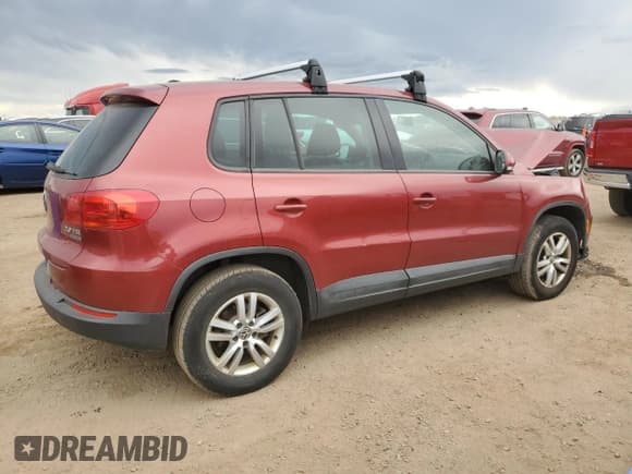 ✅ 2012 Volkswagen Tiguan S • VIN: WVGBV7AX8CW087884 • Лот: 90077175. Опубликован ранее на Copart с пробегом 147 397 миль. Бесплатный доступ к архиву аукционных продаж из США и подробный отчёт об истории автомобиля на DreamBid. Изображение 3.