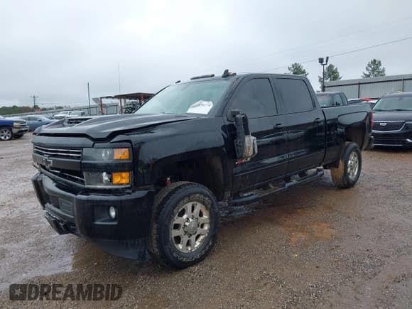✅ 2017 Chevrolet Silverado 2500HD LT • VIN: 1GC1KVEY9HF111035 • Lot: 41470279. Wystawiony na IAAI z przebiegiem 155 494 mil. Bezpłatny archiwum sprzedaży aukcyjnych z USA i szczegółowy raport historii pojazdu na DreamBid. Zdjęcie 2.