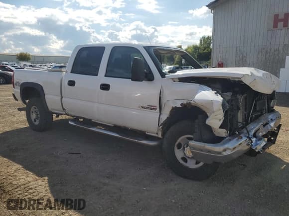 ✅ 2005 Chevrolet Silverado 2500HD Work Truck • VIN: 1GCHK23255F912309 • Lot: 81775895. Wystawiony na Copart z przebiegiem Nie podano. Bezpłatny archiwum sprzedaży aukcyjnych z USA i szczegółowy raport historii pojazdu na DreamBid. Zdjęcie 4.
