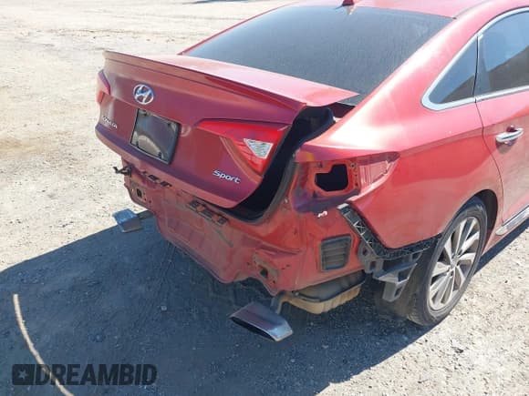 ✅ 2017 Hyundai Sonata Sport • VIN: 5NPE34AF9HH577020 • Lot: 43408537. Listed on IAAI with 174,024 mi. Free auction sales archive from the USA and detailed vehicle history report at DreamBid. Image 6.