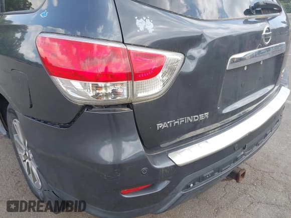 ✅ 2013 Nissan Pathfinder SV • VIN: 5N1AR2MMXDC641515 • Lot: 42570637. Listed on IAAI with 156,525 mi. Free auction sales archive from the USA and detailed vehicle history report at DreamBid. Image 6.