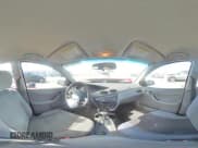 ✅ 2004 Ford Focus SE • VIN: 1FAFP34ZX4W165613 • Lot: 45431345. Wystawiony na Copart z przebiegiem 190 709 mil. Bezpłatny archiwum sprzedaży aukcyjnych z USA i szczegółowy raport historii pojazdu na DreamBid. Zdjęcie 13.