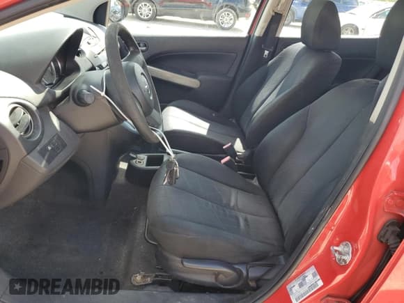 ✅ 2014 Mazda 2 Sport • VIN: JM1DE1KY8E0172702 • Лот: 69766954. Опубликован ранее на Copart с пробегом 170 078 миль. Бесплатный доступ к архиву аукционных продаж из США и подробный отчёт об истории автомобиля на DreamBid. Изображение 7.