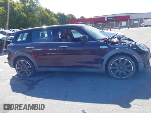 ✅ 2018 MINI Clubman Cooper S • VIN: WMWLN9C54J2E50993 • Lot: 43382841. Listed on IAAI with 86,231 mi. Free auction sales archive from the USA and detailed vehicle history report at DreamBid. Image 12.