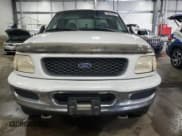 ✅ 1998 Ford F-150 • VIN: 1FTZX18WXWKA31593 • Lot: 70848065. Wystawiony na Copart z przebiegiem 234 219 mil. Bezpłatny archiwum sprzedaży aukcyjnych z USA i szczegółowy raport historii pojazdu na DreamBid. Zdjęcie 5.