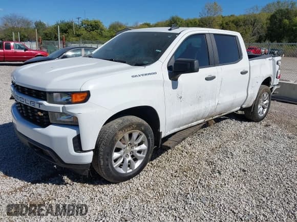 ✅ 2020 Chevrolet Silverado 1500 Custom • VIN: 1GCPYBEH4LZ110096 • Lot: 43433553. Wystawiony na IAAI z przebiegiem 129 363 mil. Bezpłatny archiwum sprzedaży aukcyjnych z USA i szczegółowy raport historii pojazdu na DreamBid. Zdjęcie 2.