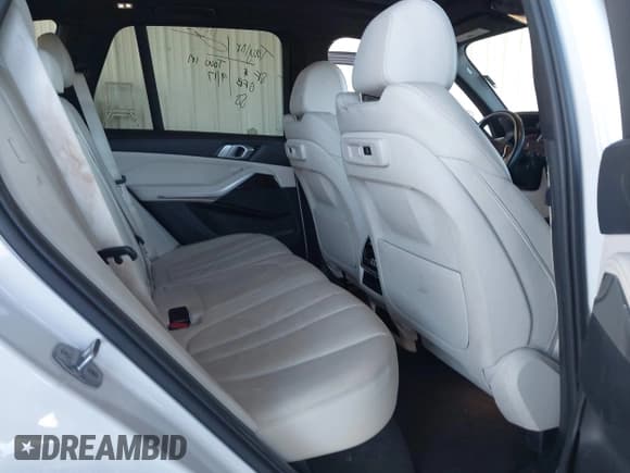 ✅ 2019 BMW X5 xDrive40i • VIN: 5UXCR6C59KLL21046 • Lot: 43353523. Wystawiony na IAAI z przebiegiem 91 785 mil. Bezpłatny archiwum sprzedaży aukcyjnych z USA i szczegółowy raport historii pojazdu na DreamBid. Zdjęcie 8.