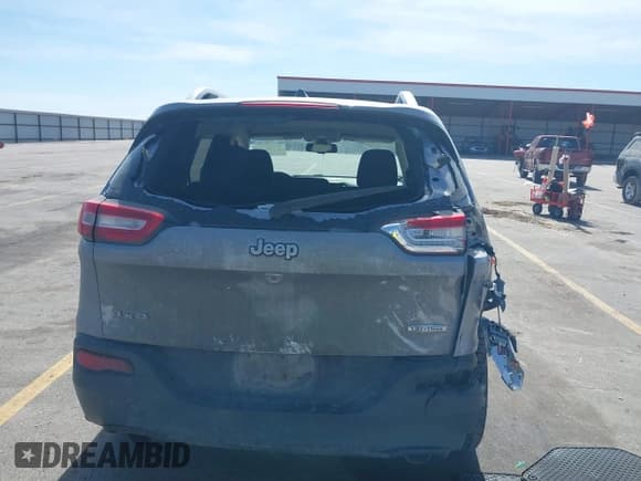 ✅ 2016 Jeep Cherokee Latitude • VIN: 1C4PJMCS4GW194491 • Лот: 41758324. Опубликован ранее на IAAI с пробегом 142 233 миль. Бесплатный доступ к архиву аукционных продаж из США и подробный отчёт об истории автомобиля на DreamBid. Изображение 16.