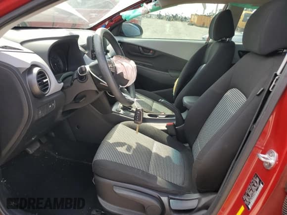 ✅ 2020 Hyundai Kona SE • VIN: KM8K12AA5LU578564 • Лот: 70260564. Опубликован ранее на Copart с пробегом 59 579 миль. Бесплатный доступ к архиву аукционных продаж из США и подробный отчёт об истории автомобиля на DreamBid. Изображение 7.