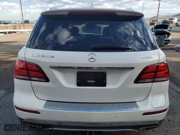 ✅ 2017 Mercedes-Benz GLE 550e • VIN: 4JGDA6DB5HA992070 • Lot: 72261464. Listed on Copart with 60,678 mi. Free auction sales archive from the USA and detailed vehicle history report at DreamBid. Image 6.