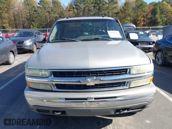 ✅ 2004 Chevrolet Suburban Z71 • VIN: 3GNFK16T54G268689 • Lot: 43595262. Listed on IAAI with 304,126 mi. Free auction sales archive from the USA and detailed vehicle history report at DreamBid. Image 12.