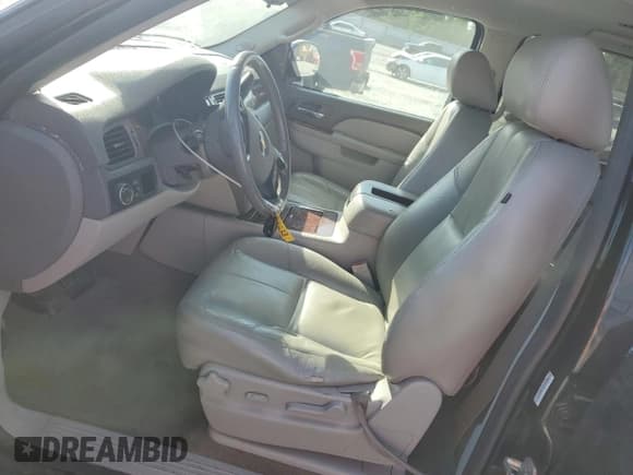 ✅ 2010 Chevrolet Tahoe LT • VIN: 1GNMCBE31AR210439 • Lot: 71150295. Listed on Copart with 225,218 mi. Free auction sales archive from the USA and detailed vehicle history report at DreamBid. Image 7.