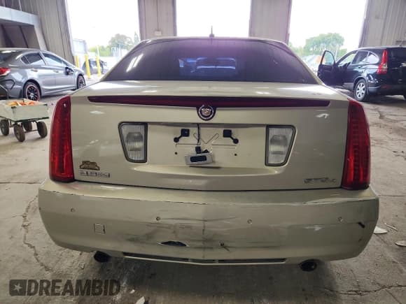 ✅ 2008 Cadillac STS AWD • VIN: 1G6DD67V280194667 • Lot: 82398585. Wystawiony na Copart z przebiegiem 262 764 mil. Bezpłatny archiwum sprzedaży aukcyjnych z USA i szczegółowy raport historii pojazdu na DreamBid. Zdjęcie 6.
