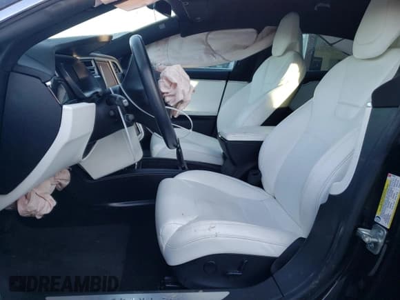 ✅ 2017 Tesla Model S 100D • VIN: 5YJSA1E2XHF199948 • Lot: 46367635. Wystawiony na Copart z przebiegiem 76 284 mil. Bezpłatny archiwum sprzedaży aukcyjnych z USA i szczegółowy raport historii pojazdu na DreamBid. Zdjęcie 7.