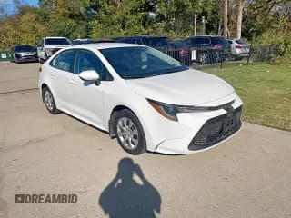 ✅ 2022 Toyota Corolla LE • VIN: 5YFEPMAE3NP366888 • Lot: 90718635. Wystawiony na Copart z przebiegiem 69 110 mil. Bezpłatny archiwum sprzedaży aukcyjnych z USA i szczegółowy raport historii pojazdu na DreamBid. Zdjęcie 1.