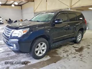 ✅ 2013 Lexus GX 460 • VIN: JTJBM7FX9D5059872 • Lot: 94797425. Wystawiony na Copart z przebiegiem 112 835 mil. Bezpłatny archiwum sprzedaży aukcyjnych z USA i szczegółowy raport historii pojazdu na DreamBid. Zdjęcie 1.
