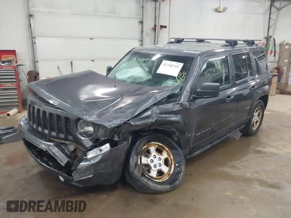 ✅ 2017 Jeep Patriot Sport • VIN: 1C4NJRBB8HD179723 • Lot: 42740749. Wystawiony na IAAI z przebiegiem 113 254 mil. Bezpłatny archiwum sprzedaży aukcyjnych z USA i szczegółowy raport historii pojazdu na DreamBid. Zdjęcie 2.