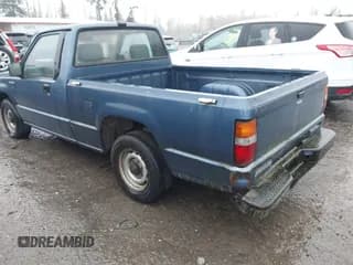 ✅ 1990 Mitsubishi Mighty Max • VIN: JA7FL24W1LP016860 • Lot: 43712602. Wystawiony na IAAI z przebiegiem 299 914 mil. Bezpłatny archiwum sprzedaży aukcyjnych z USA i szczegółowy raport historii pojazdu na DreamBid. Zdjęcie 3.