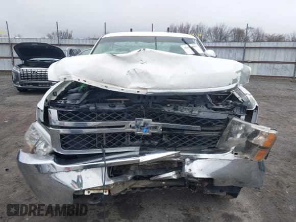 ✅ 2011 Chevrolet Silverado 2500HD Work Truck • VIN: 1GC0CVCG1BF221541 • Lot: 41500957. Wystawiony na IAAI z przebiegiem 206 866 mil. Bezpłatny archiwum sprzedaży aukcyjnych z USA i szczegółowy raport historii pojazdu na DreamBid. Zdjęcie 12.