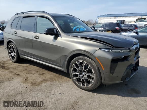 ✅ 2023 BMW X7 M60i • VIN: 5UX33EM04P9N56103 • Лот: 49075565. Опубликован ранее на Copart с пробегом Не указан. Бесплатный доступ к архиву аукционных продаж из США и подробный отчёт об истории автомобиля на DreamBid. Изображение 4.