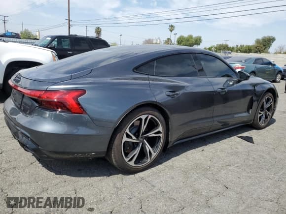 ✅ 2023 Audi e-tron GT Premium Plus • VIN: WAUCJBFWXP7008476 • Lot: 51587884. Wystawiony na Copart z przebiegiem 2 421 mil. Bezpłatny archiwum sprzedaży aukcyjnych z USA i szczegółowy raport historii pojazdu na DreamBid. Zdjęcie 3.