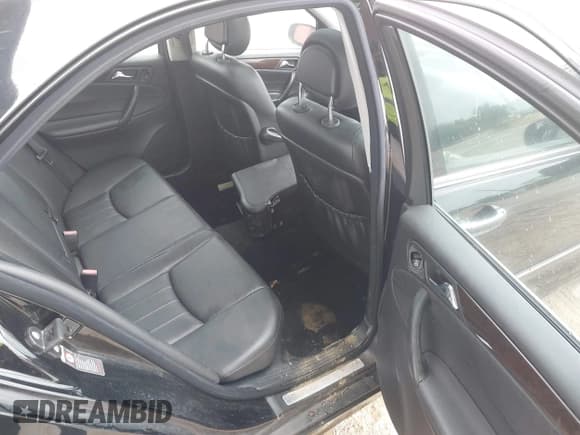 ✅ 2005 Mercedes-Benz C 240 • VIN: WDBRF81J05F557070 • Lot: 42242556. Listed on IAAI with 113,139 mi. Free auction sales archive from the USA and detailed vehicle history report at DreamBid. Image 8.