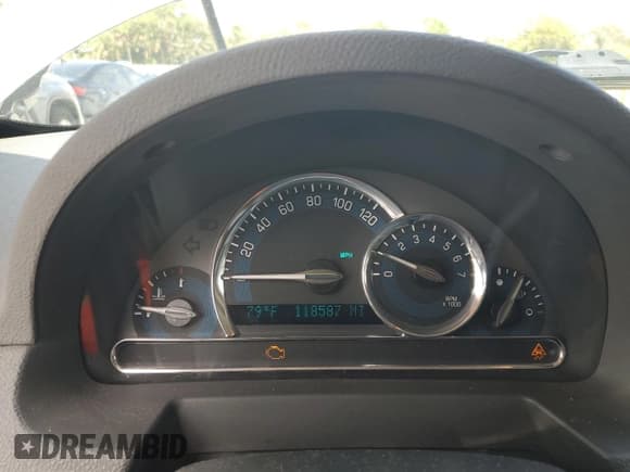 ✅ 2010 Chevrolet HHR 2LT • VIN: 3GNBACDV9AS608212 • Lot: 86781895. Wystawiony na Copart z przebiegiem 118 587 mil. Bezpłatny archiwum sprzedaży aukcyjnych z USA i szczegółowy raport historii pojazdu na DreamBid. Zdjęcie 9.