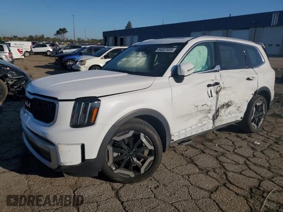 ✅ 2023 Kia Telluride EX • VIN: 5XYP34GC6PG370368 • Lot: 84037655. Listed on Copart with 36,463 mi. Free auction sales archive from the USA and detailed vehicle history report at DreamBid. Image 1.