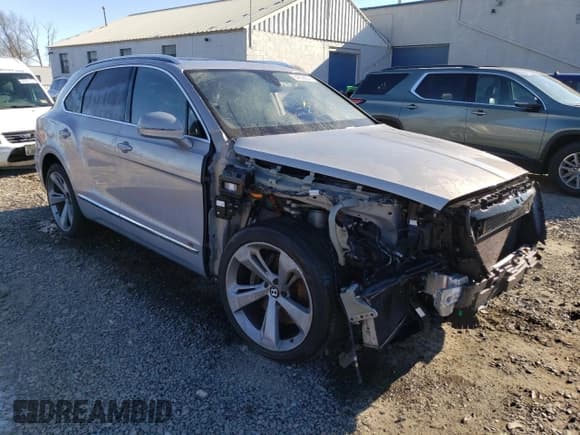 ✅ 2017 Bentley Bentayga W12 • VIN: SJAAC2ZV7HC012616 • Lot: 84858834. Wystawiony na Copart z przebiegiem 40 750 mil. Bezpłatny archiwum sprzedaży aukcyjnych z USA i szczegółowy raport historii pojazdu na DreamBid. Zdjęcie 4.