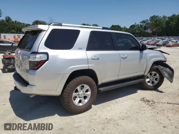 ✅ 2022 Toyota 4Runner SR5 Premium • VIN: JTENU5JRXN5986888 • Lot: 57320855. Listed on Copart with 64,928 mi. Free auction sales archive from the USA and detailed vehicle history report at DreamBid. Image 3.
