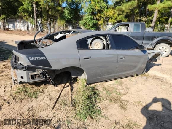 2018 Dodge Charger Daytona 392 z VIN 2C3CDXGJ8JH203373, wystawiony jako Copart lot #85090375 z przebiegiem Nie podano mil oraz Szkoda całkowita • Salvage title. Historia ofert i sprzedaży dostępna na DreamBid. Obrazek 3.