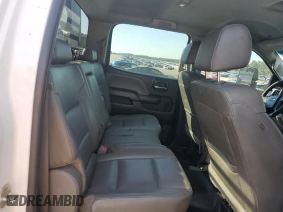 ✅ 2016 Chevrolet Silverado 1500 • VIN: 1GB1CUE87GF233659 • Лот: 84462775. Опубликован ранее на Copart с пробегом 233 550 миль. Бесплатный доступ к архиву аукционных продаж из США и подробный отчёт об истории автомобиля на DreamBid. Изображение 10.