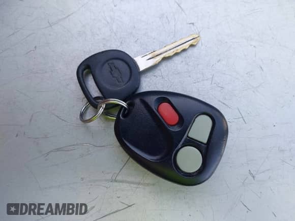 2004 Chevrolet Silverado 1500 LS with VIN 1GCEC19V74Z113849, listed as a IAAI auction lot 43531160 with 231,003 mi miles and . Bid and sale history available at DreamBid. Image 11.