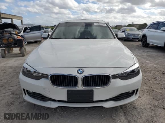 ✅ 2015 BMW 3 Series 328i • VIN: WBA3A5C50FF607985 • Lot: 86839955. Wystawiony na Copart z przebiegiem 88 815 mil. Bezpłatny archiwum sprzedaży aukcyjnych z USA i szczegółowy raport historii pojazdu na DreamBid. Zdjęcie 5.