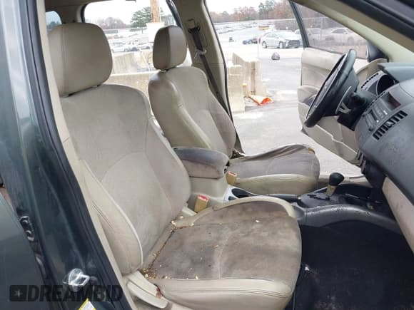 ✅ 2008 Mitsubishi Outlander SE • VIN: JA4LS31W58Z010939 • Lot: 43808076. Listed on IAAI with 220,661 mi. Free auction sales archive from the USA and detailed vehicle history report at DreamBid. Image 5.