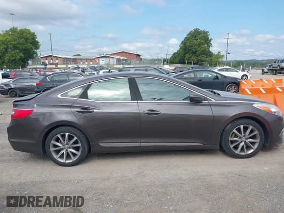 ✅ 2016 Hyundai Azera • VIN: KMHFG4JG6GA554944 • Лот: 43026482. Опубликован ранее на IAAI с пробегом 107 378 миль. Бесплатный доступ к архиву аукционных продаж из США и подробный отчёт об истории автомобиля на DreamBid. Изображение 13.