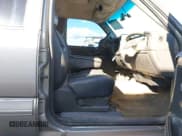 ✅ 2003 Chevrolet Silverado 2500HD LS • VIN: 1GCHC23U33F150223 • Lot: 43705201. Wystawiony na IAAI z przebiegiem 180 674 mil. Bezpłatny archiwum sprzedaży aukcyjnych z USA i szczegółowy raport historii pojazdu na DreamBid. Zdjęcie 5.