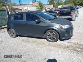 2017 Chevrolet Sonic LT с VIN 1G1JD6SB3H4104117, выставлен на аукционе IAAI как лот 43444155 с пробегом 134 788 миль миль и . История ставок и продаж доступна на DreamBid. Изображение 1.