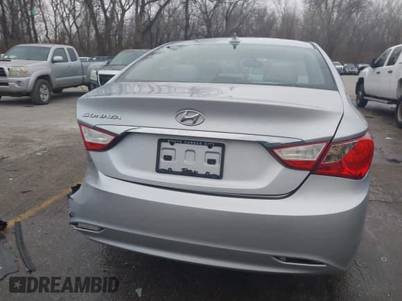 ✅ 2013 Hyundai Sonata GL • VIN: 5NPEB4AC9DH752255 • Lot: 41121737. Listed on IAAI with 151,005 mi. Free auction sales archive from the USA and detailed vehicle history report at DreamBid. Image 16.