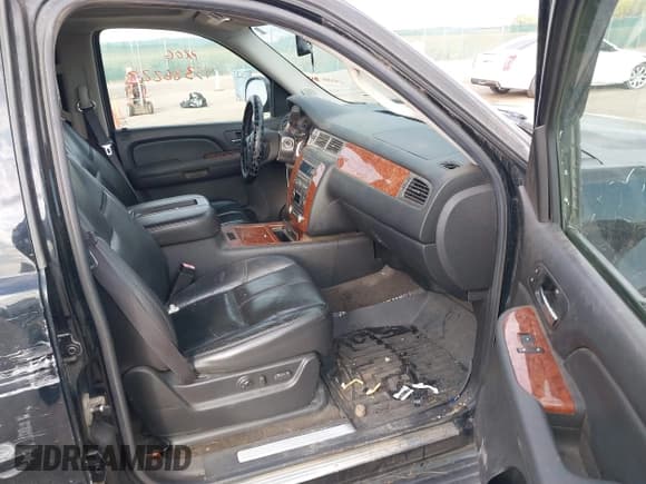 ✅ 2007 Chevrolet Suburban LT • VIN: 1GNFK16337J368602 • Lot: 43386223. Wystawiony na IAAI z przebiegiem 161 551 mil. Bezpłatny archiwum sprzedaży aukcyjnych z USA i szczegółowy raport historii pojazdu na DreamBid. Zdjęcie 5.