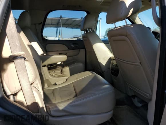 ✅ 2013 Chevrolet Tahoe LTZ • VIN: 1GNSCCE01DR365631 • Lot: 80849565. Listed on Copart with 260,352 mi. Free auction sales archive from the USA and detailed vehicle history report at DreamBid. Image 11.