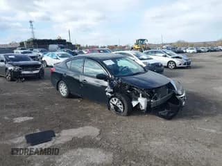✅ 2018 Nissan Versa SV • VIN: 3N1CN7AP0JL836823 • Lot: 43664581. Wystawiony na IAAI z przebiegiem 122 635 mil. Bezpłatny archiwum sprzedaży aukcyjnych z USA i szczegółowy raport historii pojazdu na DreamBid. Zdjęcie 1.