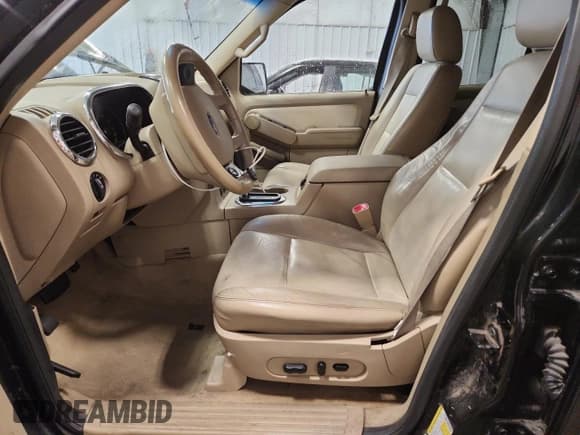 ✅ 2007 Ford Explorer XLT • VIN: 1FMEU73E67UB28431 • Lot: 91300235. Wystawiony na Copart z przebiegiem Nie podano. Bezpłatny archiwum sprzedaży aukcyjnych z USA i szczegółowy raport historii pojazdu na DreamBid. Zdjęcie 7.