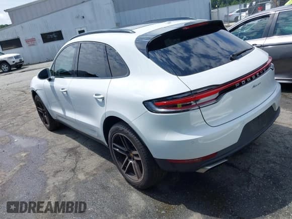 ✅ 2021 Porsche Macan • VIN: WP1AA2A55MLB10200 • Lot: 42774572. Wystawiony na IAAI z przebiegiem 14 711 mil. Bezpłatny archiwum sprzedaży aukcyjnych z USA i szczegółowy raport historii pojazdu na DreamBid. Zdjęcie 3.