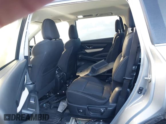 ✅ 2020 Subaru Ascent Premium • VIN: 4S4WMAFD3L3451064 • Lot: 43703707. Listed on IAAI with 106,617 mi. Free auction sales archive from the USA and detailed vehicle history report at DreamBid. Image 8.