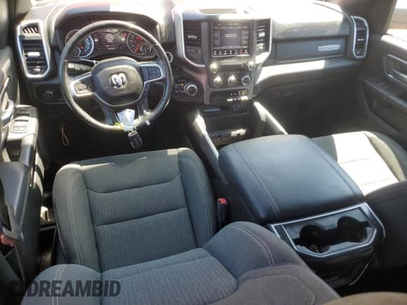 2020 Ram 1500 Big Horn z VIN 1C6SRFFTXLN220781, wystawiony jako Copart lot #70593755 z przebiegiem 60 706 mil mil oraz Szkoda całkowita • Salvage title. Historia ofert i sprzedaży dostępna na DreamBid. Obrazek 8.