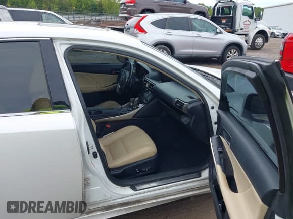 ✅ 2014 Lexus IS 250 • VIN: JTHCF1D29E5003095 • Лот: 42947055. Опубликован ранее на IAAI с пробегом 222 176 миль. Бесплатный доступ к архиву аукционных продаж из США и подробный отчёт об истории автомобиля на DreamBid. Изображение 5.