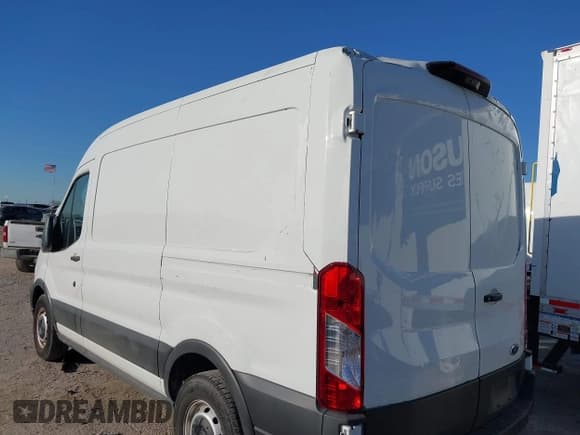 ✅ 2020 Ford Transit Cargo • VIN: 1FTBR1C84LKA16331 • Lot: 43753646. Listed on IAAI with 108,111 mi. Free auction sales archive from the USA and detailed vehicle history report at DreamBid. Image 3.