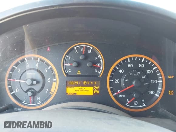 ✅ 2012 Nissan Titan SV • VIN: 1N6AA0EC1CN302289 • Lot: 42817383. Wystawiony na IAAI z przebiegiem 136 291 mil. Bezpłatny archiwum sprzedaży aukcyjnych z USA i szczegółowy raport historii pojazdu na DreamBid. Zdjęcie 7.