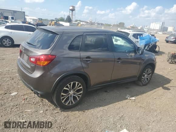 2017 Mitsubishi Outlander ES с VIN JA4AP3AU0HZ014050, выставлен на аукционе Copart как лот 82188955 с пробегом 134 845 миль миль и Списание • Salvage title. История ставок и продаж доступна на DreamBid. Изображение 3.